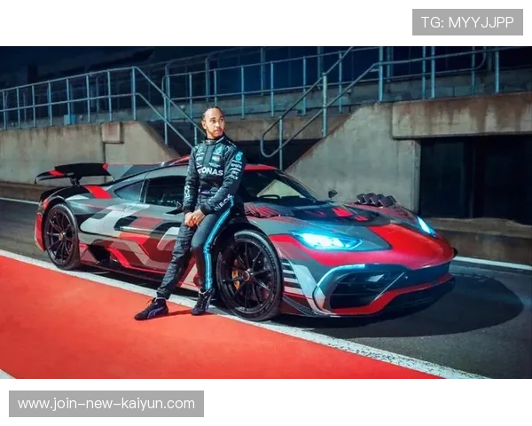 汉密尔顿:车操控怪怪的 汉密尔顿:车操控怪怪的